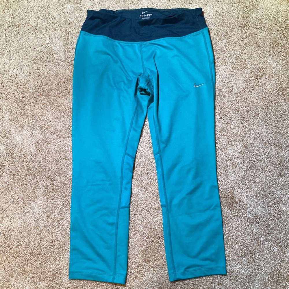 Cropped Nike leggings